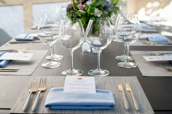 tableware, furniture, drinkware, stemware, table, serveware