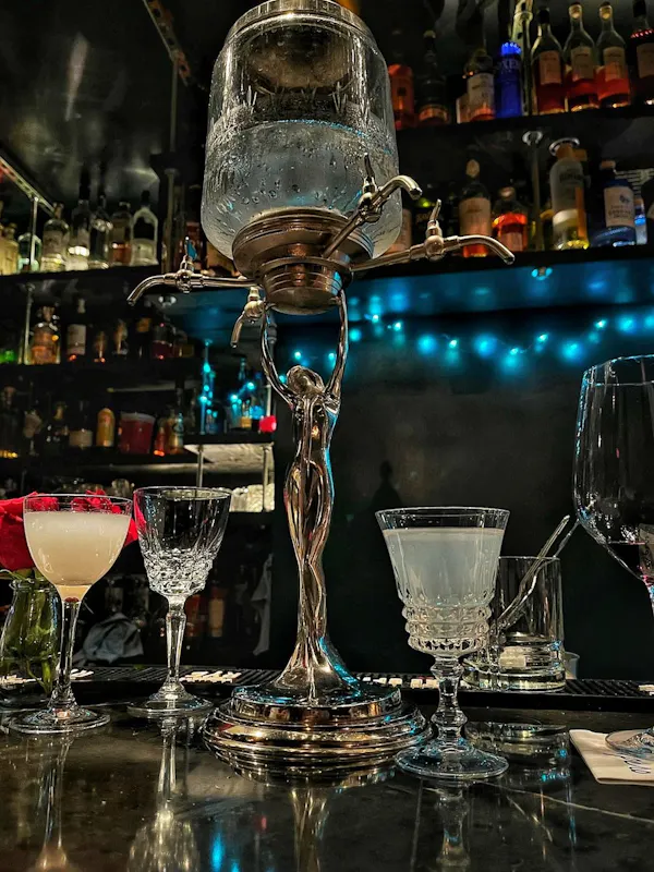 stemware, barware, tableware, drinkware, glass, champagne glass