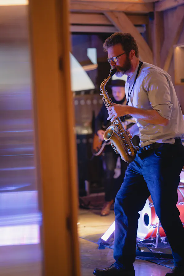 musical instrument, saxophone, reed instrument, music, brass instrument, musician