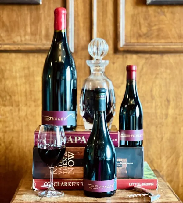 bottle, alcoholic drink, glass bottle, wine bottle, alcohol, liquid