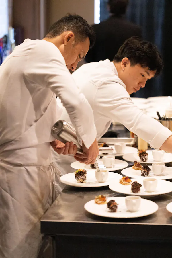 hand, chef, food, cook, uniform, tableware