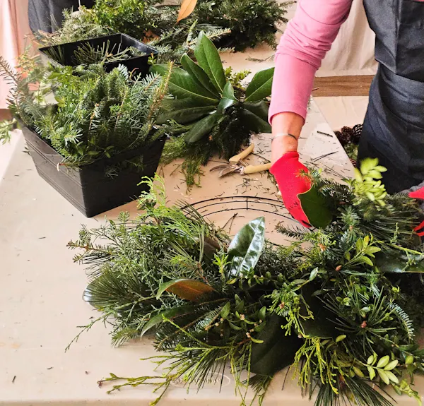 floristry, flower arranging, floral design, flower bouquet, cut flowers, conifers