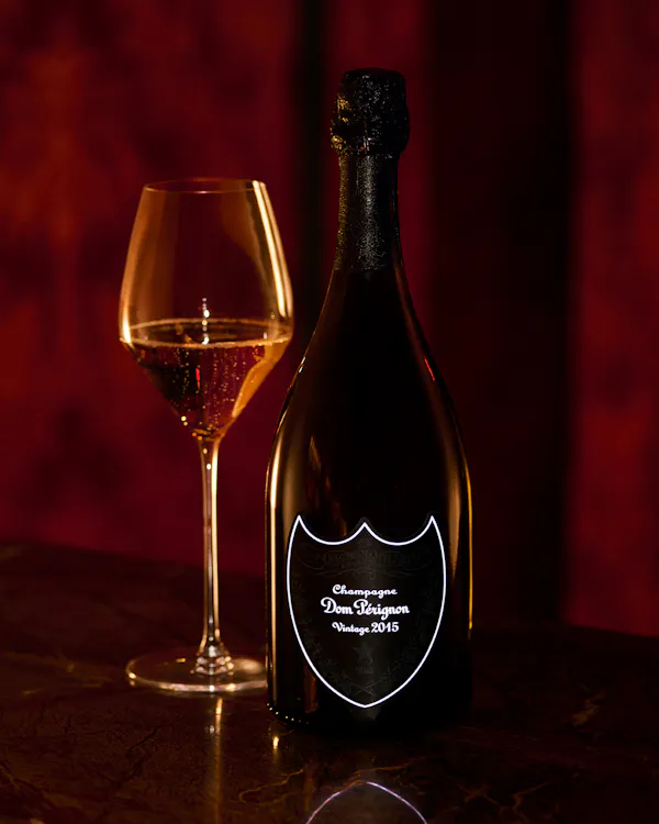 alcoholic drink, bottle, stemware, alcohol, drinkware, liquid