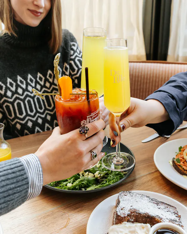 tableware, food, juice, non-alcoholic drink, table, orange juice