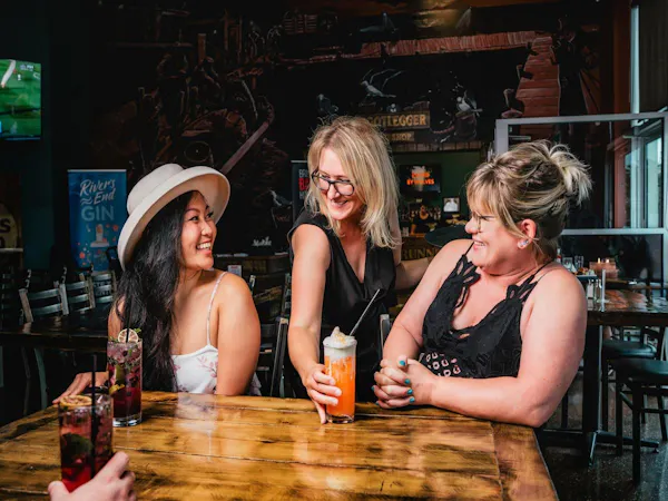 smile, alcoholic drink, tableware, fun, party, liquor