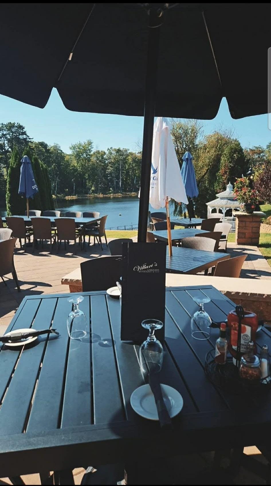 Villari's Lakeside Restaurant