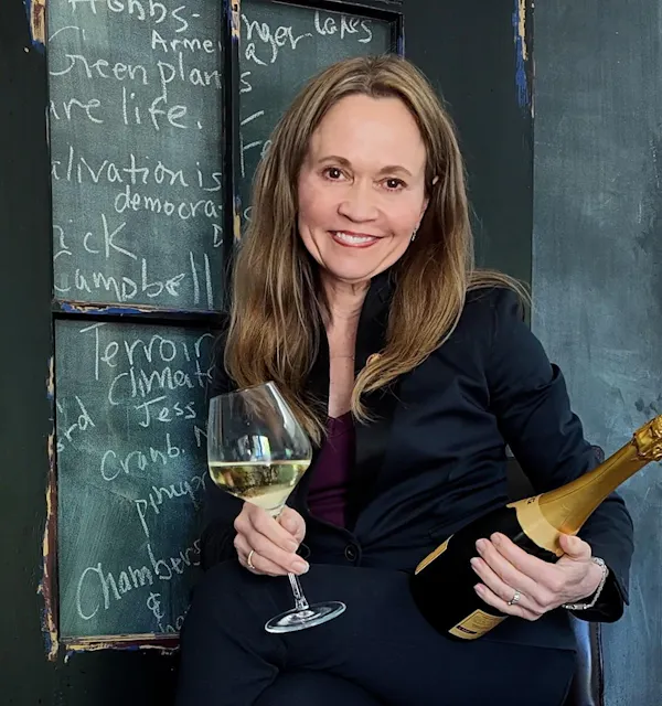smile, alcoholic drink, drinkware, tableware, stemware, facial expression
