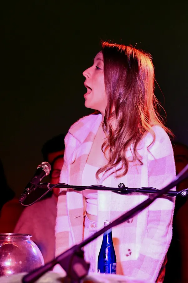 audio equipment, electronic device, lips, entertainment, performing arts, performance