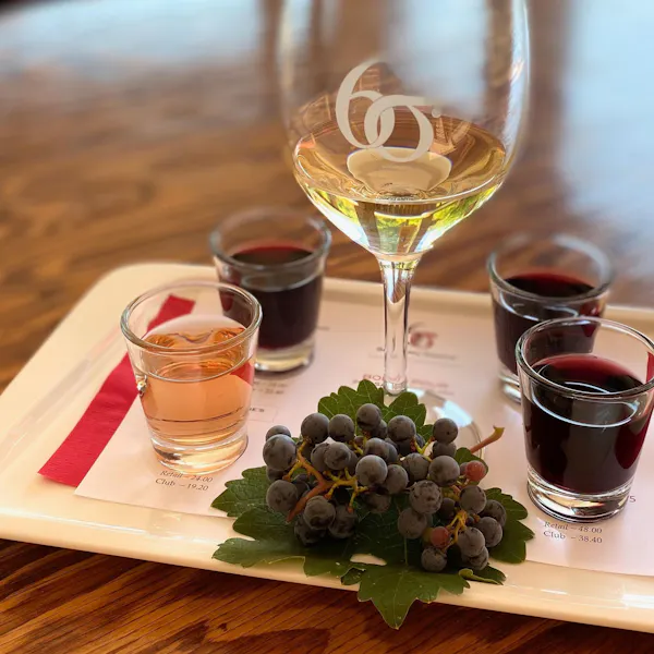 food, tableware, drinkware, table, stemware, apéritif