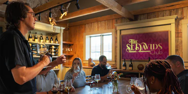 lighting, customer, restaurant, ceiling, barware, bar