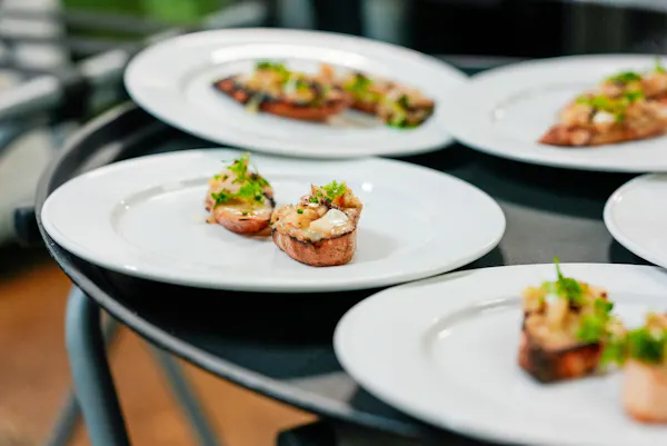 food, tableware, ingredient, dishware, serveware, finger food