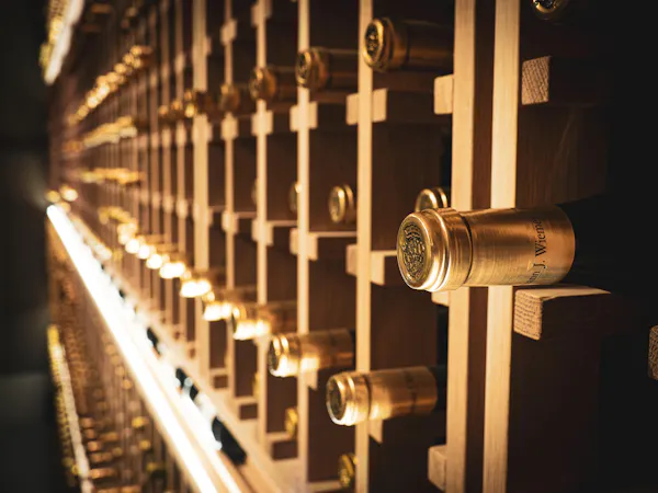 font, wood, gas, cylinder, symmetry, metal