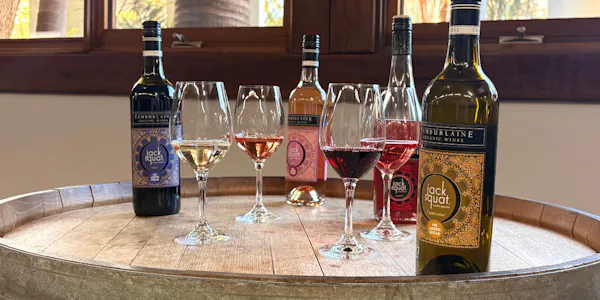 alcoholic drink, bottle, alcohol, liquor, stemware, wine
