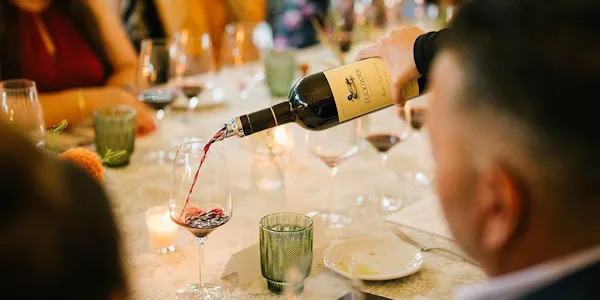 drinkware, tableware, stemware, alcoholic drink, bottle, barware