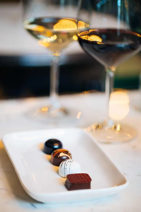 tableware, stemware, food, drinkware, serveware, wine glass