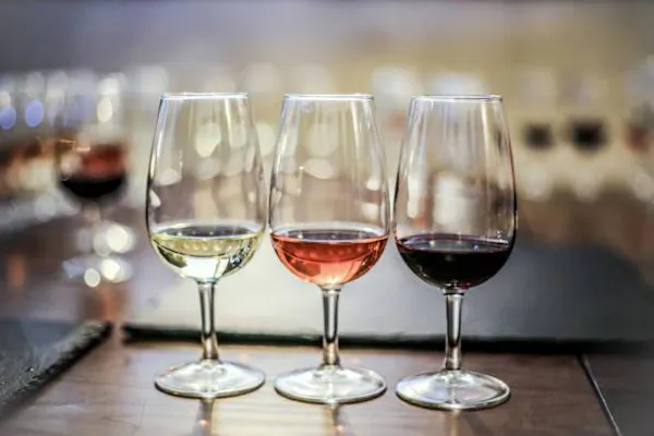 stemware, tableware, drinkware, wine glass, alcoholic drink, alcohol