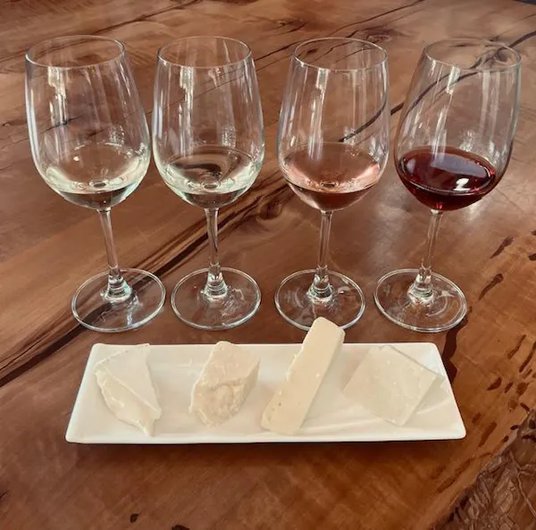 tableware, stemware, drinkware, wine glass, barware, serveware