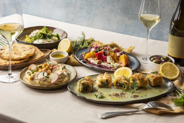 food, tableware, ingredient, dishware, stemware, serveware