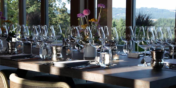 tableware, drinkware, stemware, table, barware, tablecloth