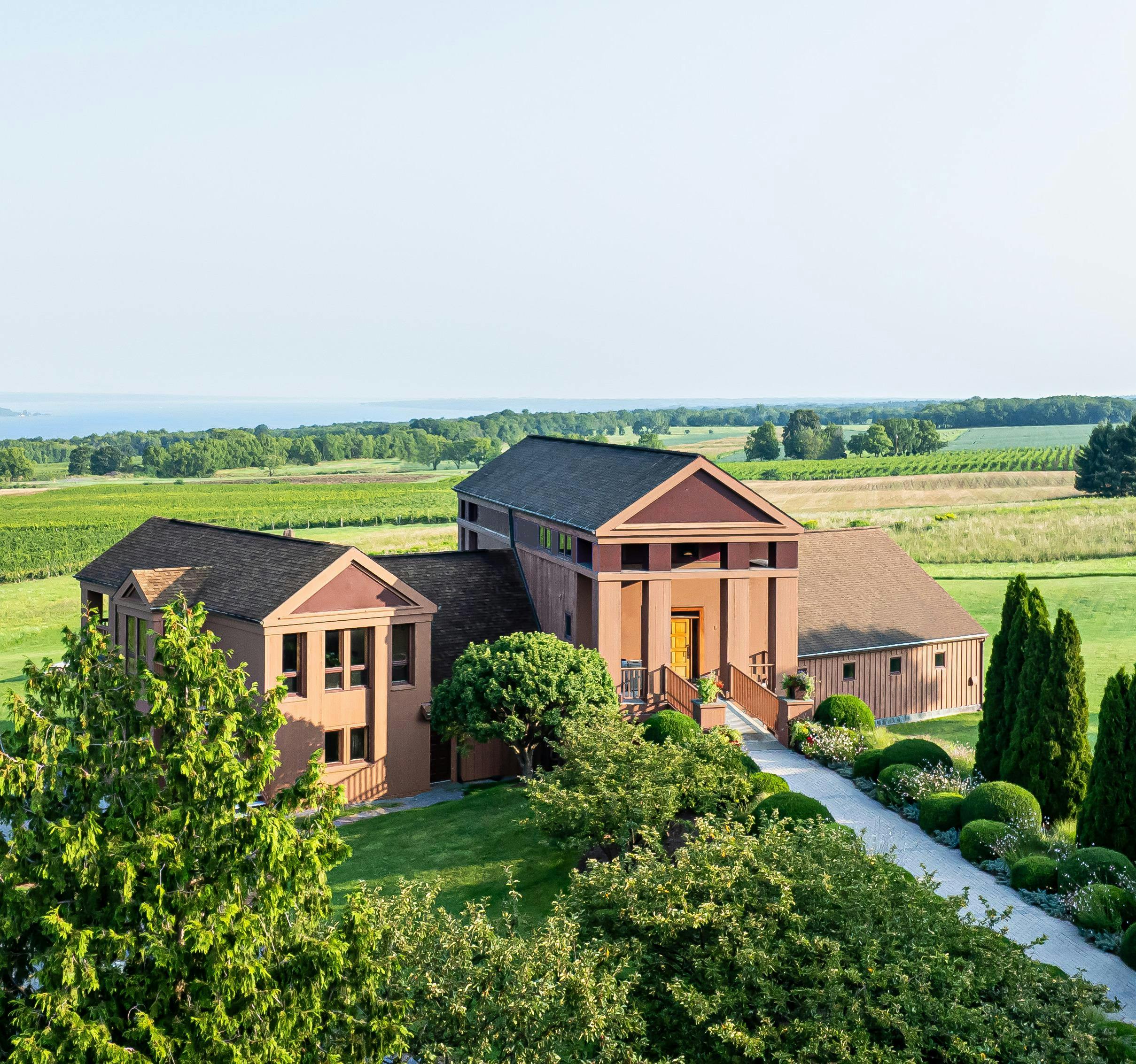Lamoreaux Landing Wine Cellars