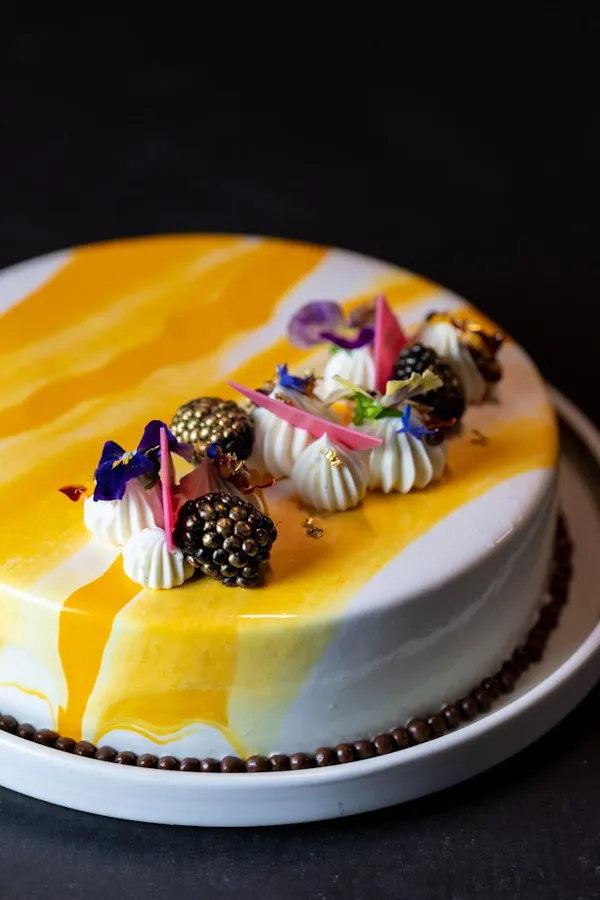 food, tableware, ingredient, cake decorating supply, cake decorating, cake