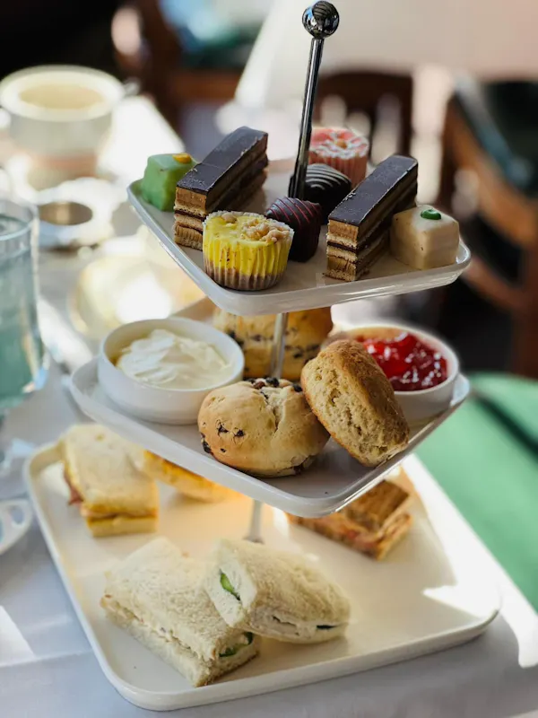 food, tableware, finger food, serveware, bread, dessert