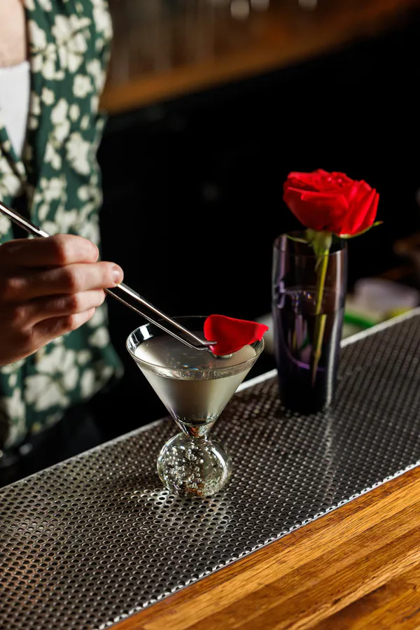 tableware, martini glass, alcoholic drink, stemware, drinkware, classic cocktail