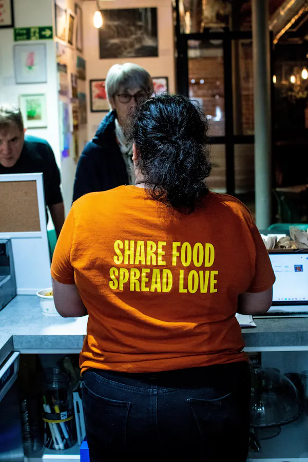 shoulder, sleeve, orange, standing, customer, t-shirt
