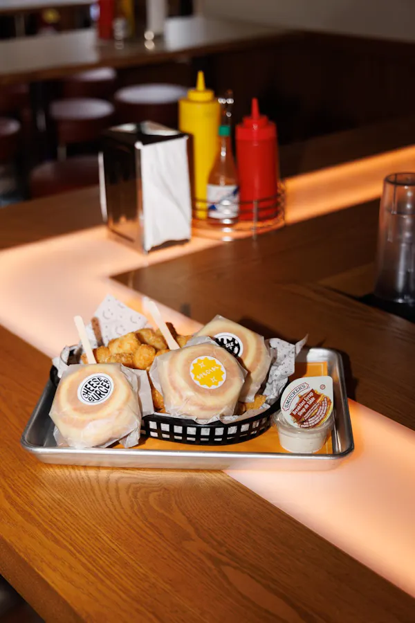 food, ingredient, finger food, fast food, serveware, comfort food