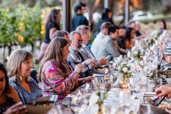 drinkware, tableware, event, stemware, crowd, alcoholic drink