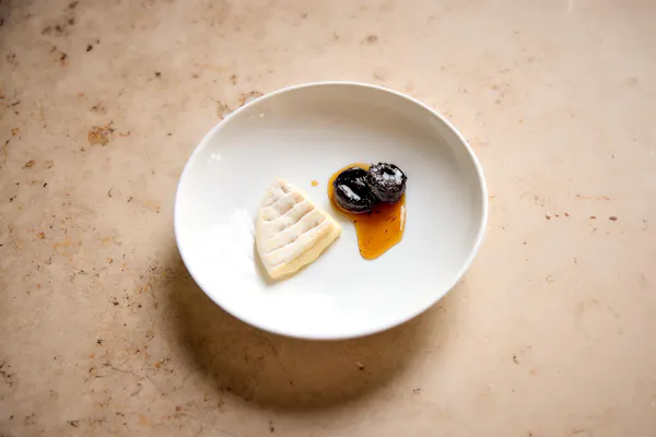 food, ingredient, dishware, serveware, plate, dessert