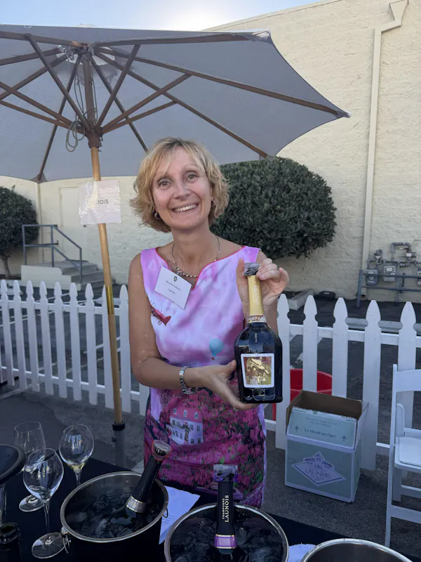 bottle, alcoholic drink, glass bottle, smile, wine bottle, liquor