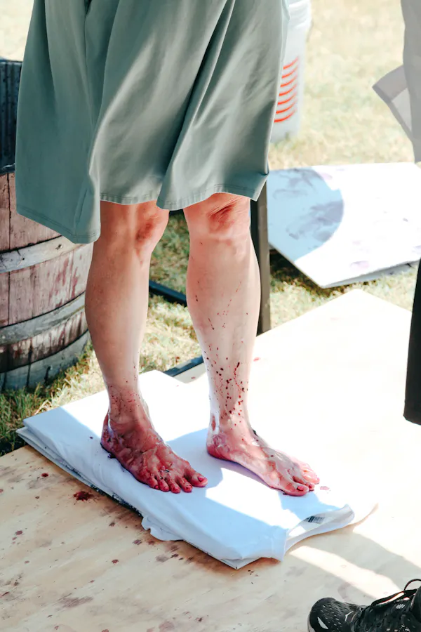 shoe, white, sleeve, knee, finger, thigh