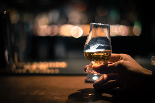 alcoholic drink, tableware, drinkware, alcohol, barware, liquor