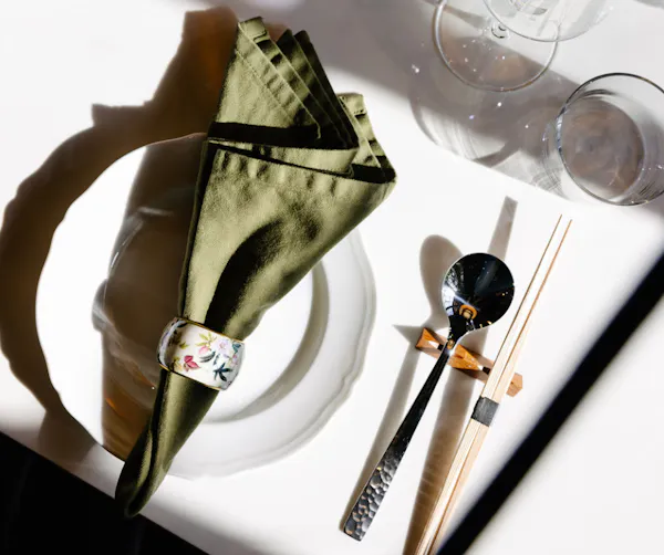 tableware, cutlery, kitchen utensil, dishware, serveware, plate