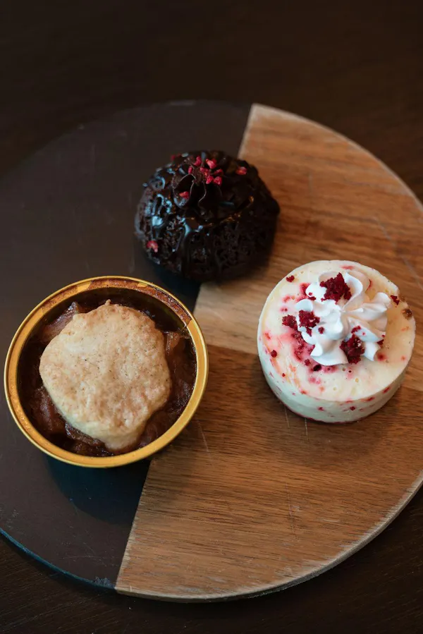 food, tableware, ingredient, dessert, dishware, serveware