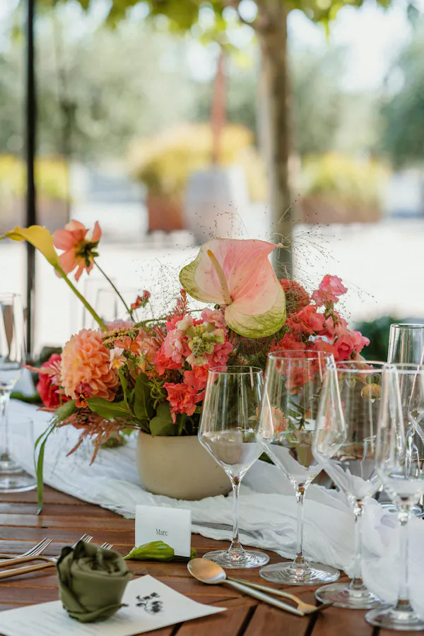 tableware, flower, furniture, table, stemware, drinkware