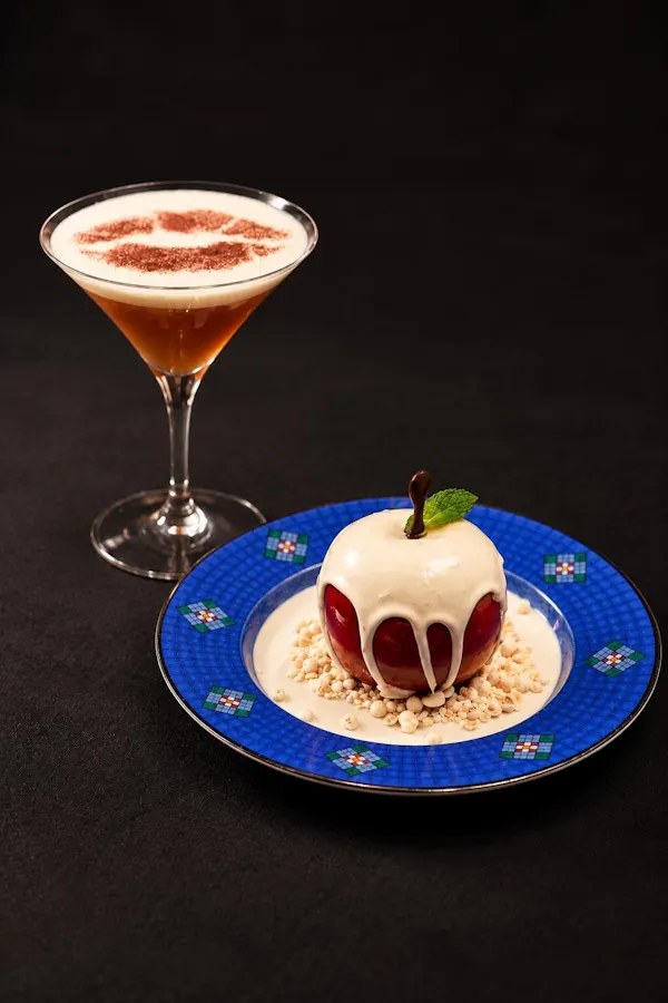 tableware, food, ingredient, dessert, stemware, garnish