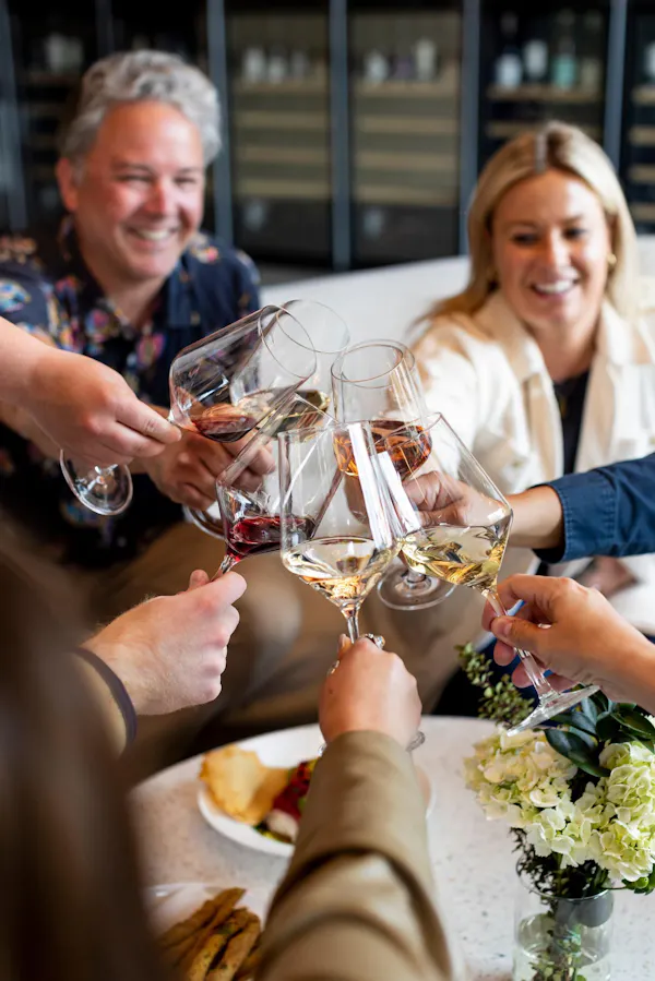 stemware, tableware, drinkware, wine glass, event, alcoholic drink