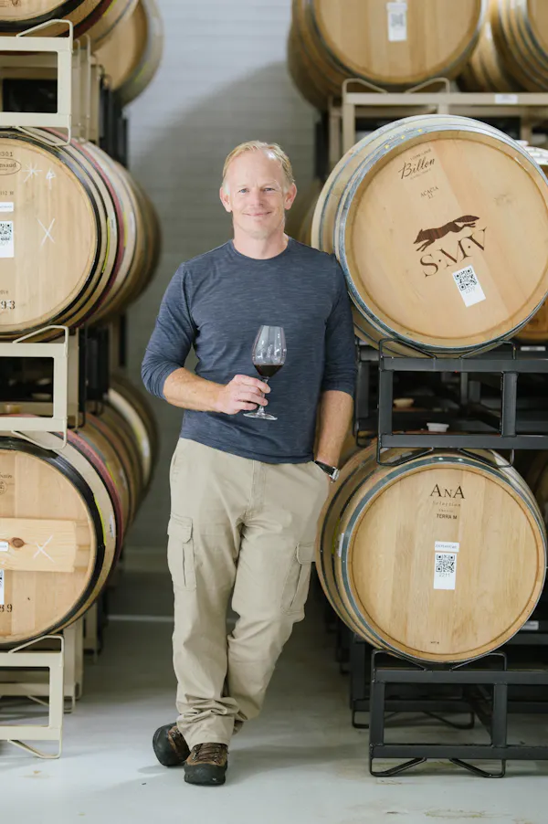 sleeve, standing, smile, winery, waist, barrel