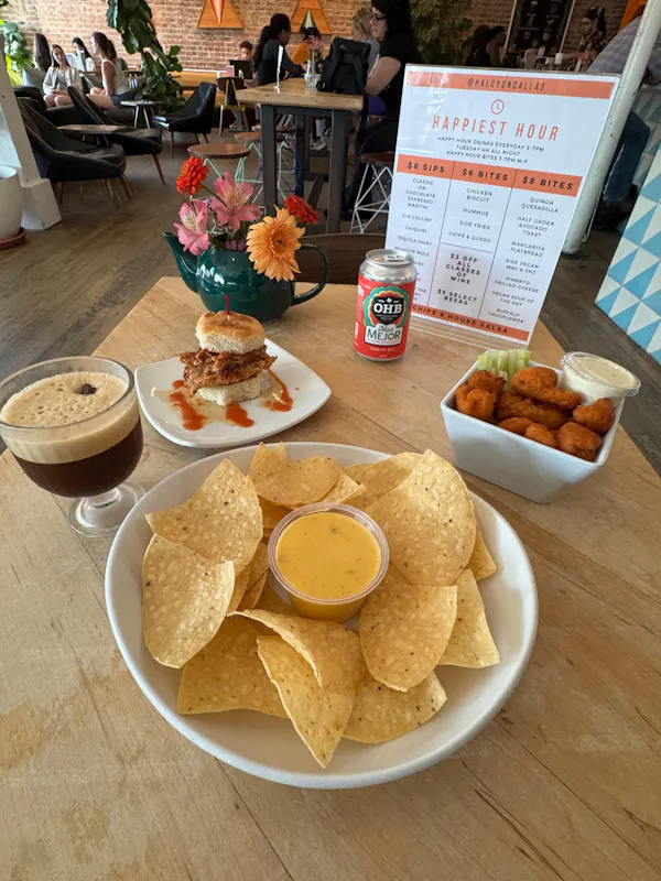 food, tableware, ingredient, table, finger food, fried food