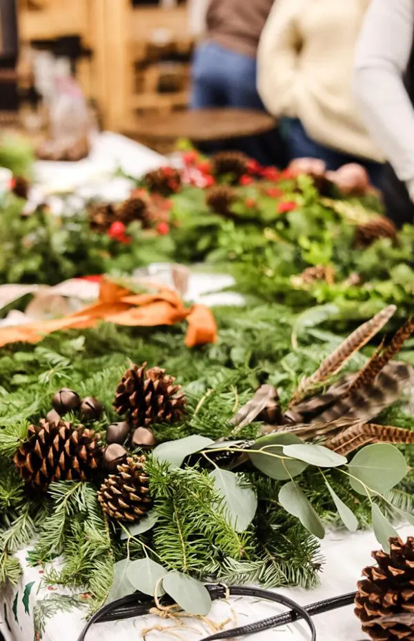 event, flower arranging, cut flowers, floristry, floral design, christmas decoration
