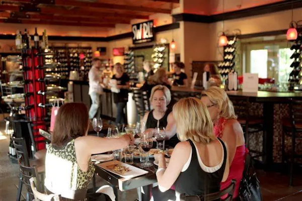 furniture, customer, barware, restaurant, chair, alcoholic drink