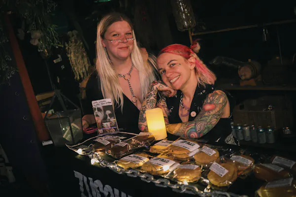 smile, facial expression, jewellery, fun, party, alcoholic drink