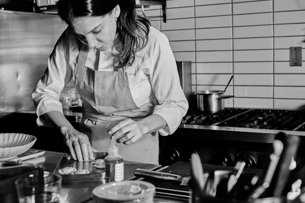 kitchen, cooking, cook, monochrome photography, tableware, countertop