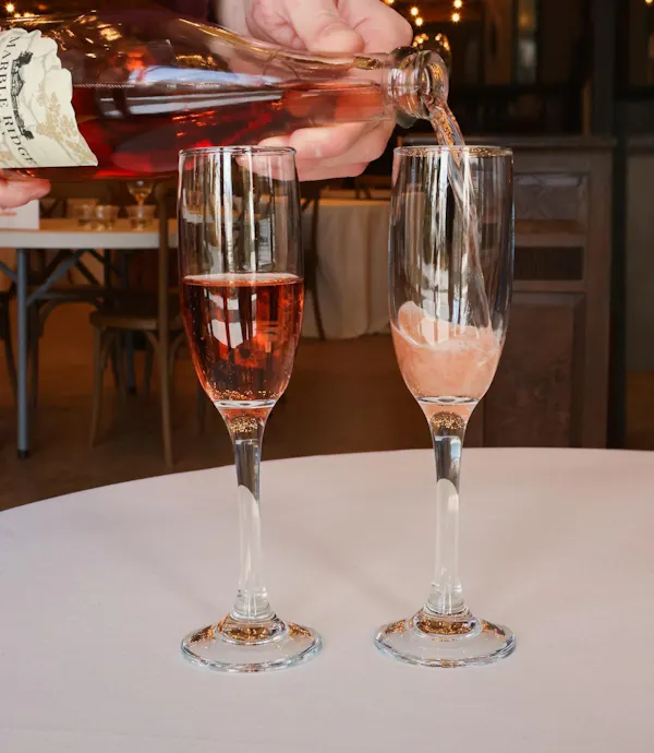 stemware, tableware, drinkware, alcoholic drink, barware, wine glass