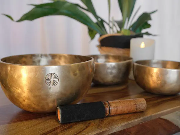 standing bell, tableware, serveware, bowl, mixing bowl, brass