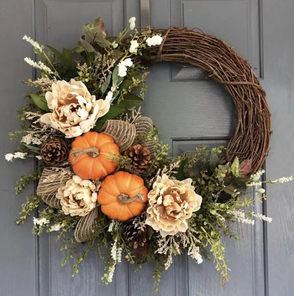 wreath, natural material, floristry, creative arts, flower arranging, design