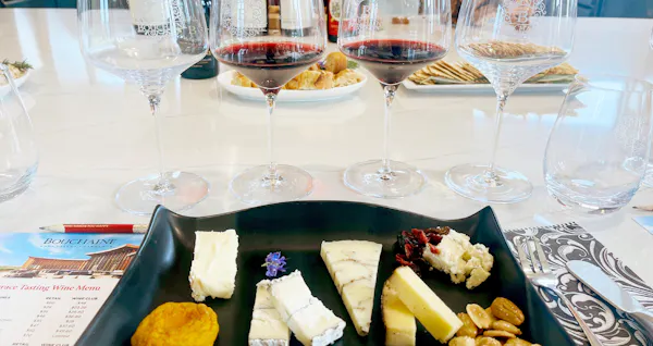 food, tableware, stemware, drinkware, table, dishware