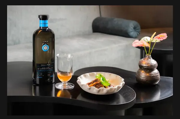 barware, drinkware, liquor, bottle, glass, serveware